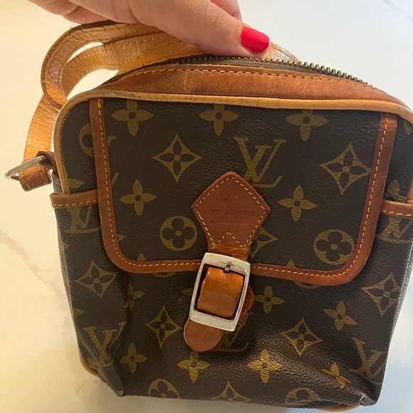 Louis Vuitton Handbags - Louis Vuitton Cross Body Bag Authentic